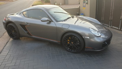 Porsche Cayman 2.7